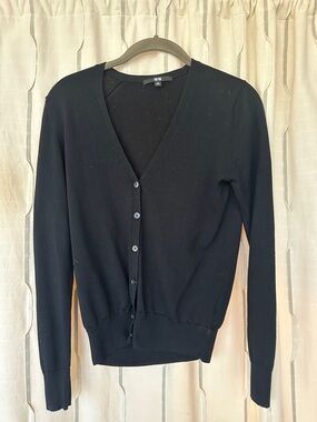 Uniqlo Black V-Neck Button Cardigan